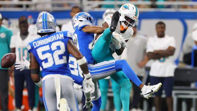 "C:\Users\Admin\Downloads\Linebackers.jpg"