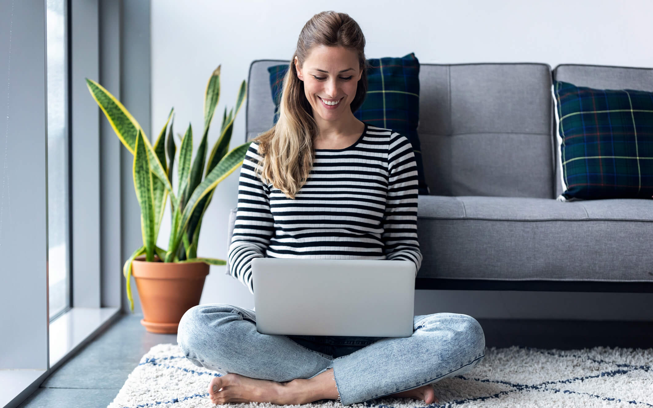 How to Manage Money and Save Effectively